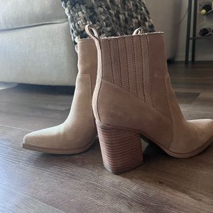 Marc Fisher Women's Tan and Cream Boots